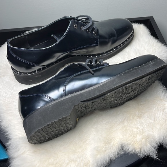 Ladies Size 39 Patent Leather Shoes - Picture 2 of 10